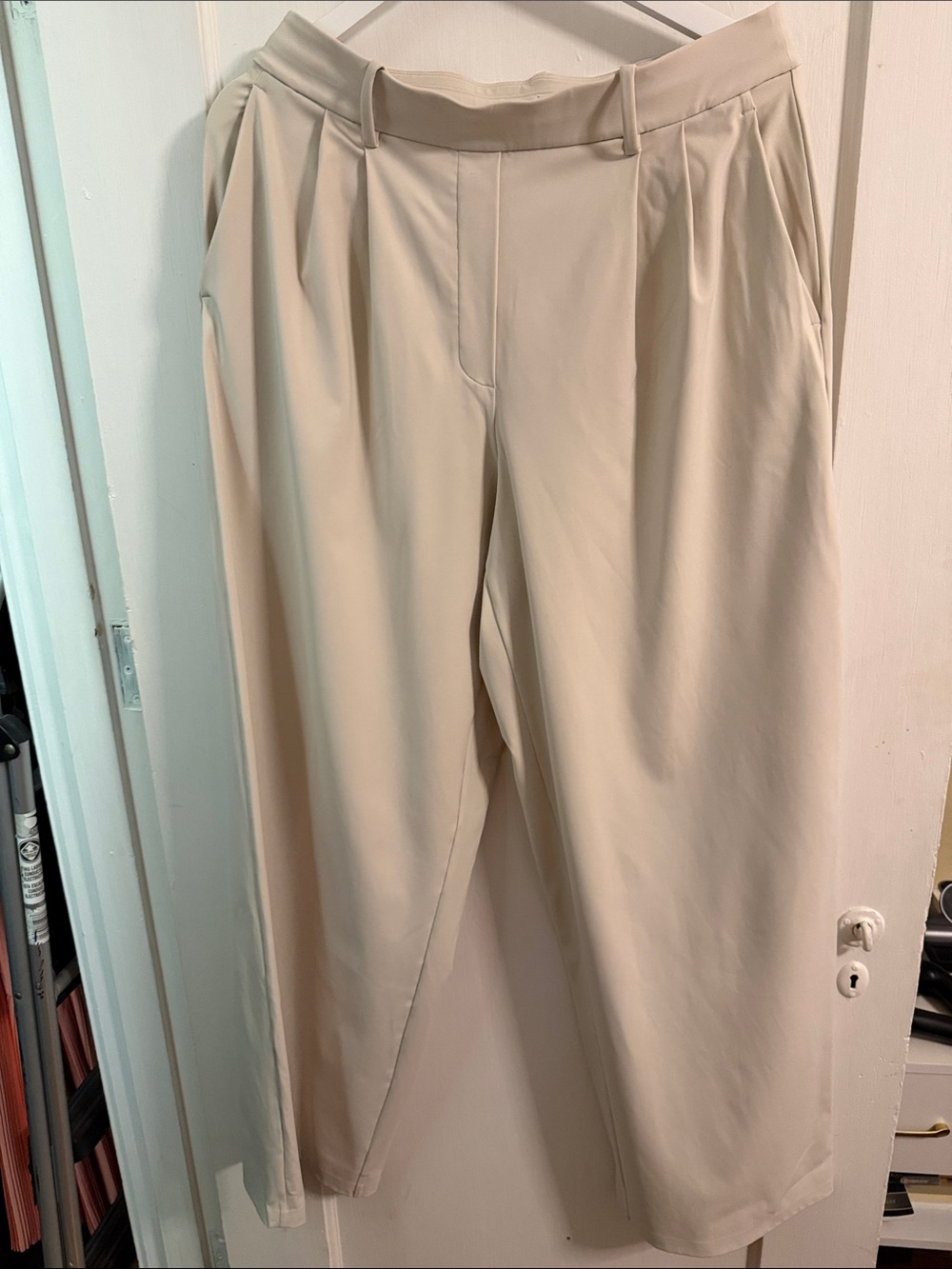 Lululemon Daydrift High-Rise Wide-Leg Trouser
Regular